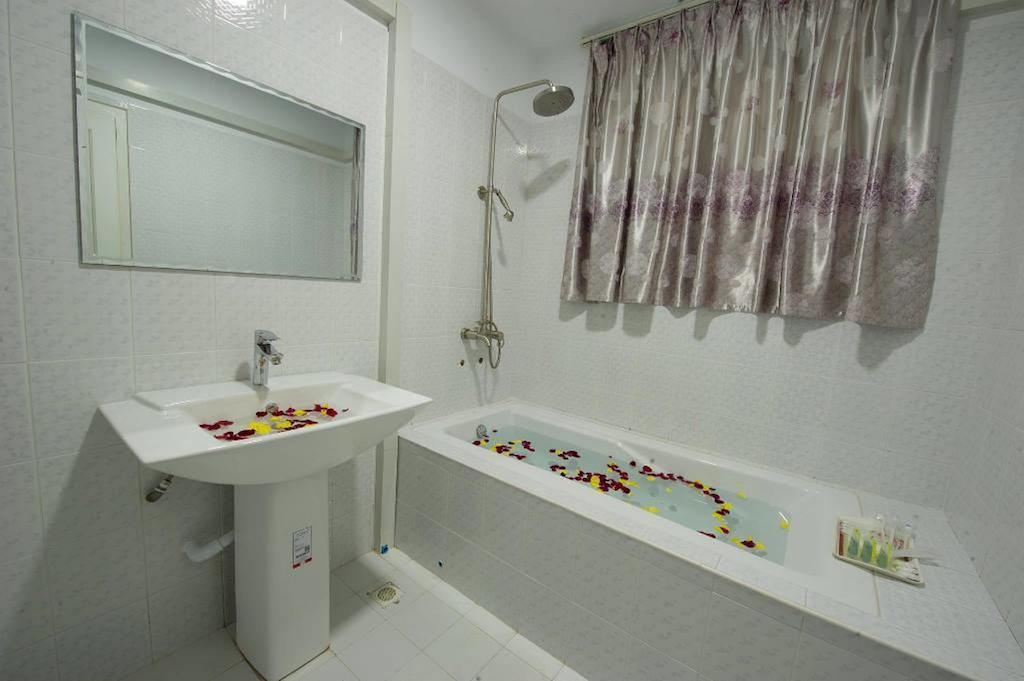 Taw Win Myanmar Hotel Mandalay Kamer foto